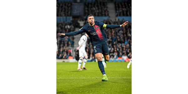 Mbappé mène l'équipe en quarts de finale de la Ligue des champions, sa domination est inébranlable